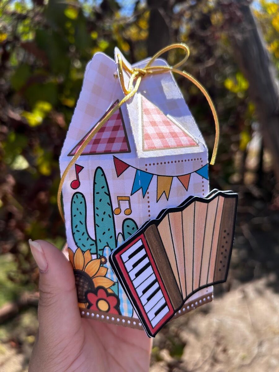 Caixinha tema festa junina personalizado produzido pela Lindo Sol
