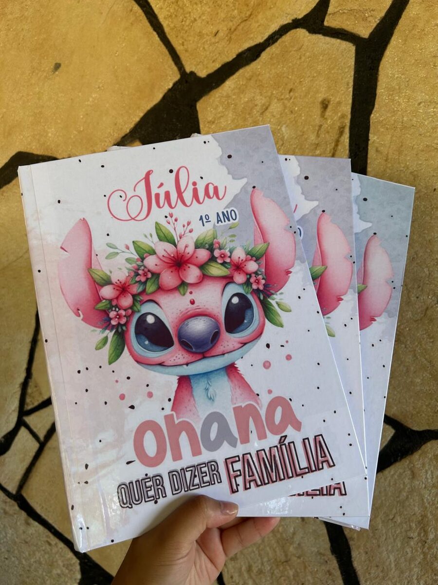 Caderno de atividades personalizado produzido pela Lindo Sol