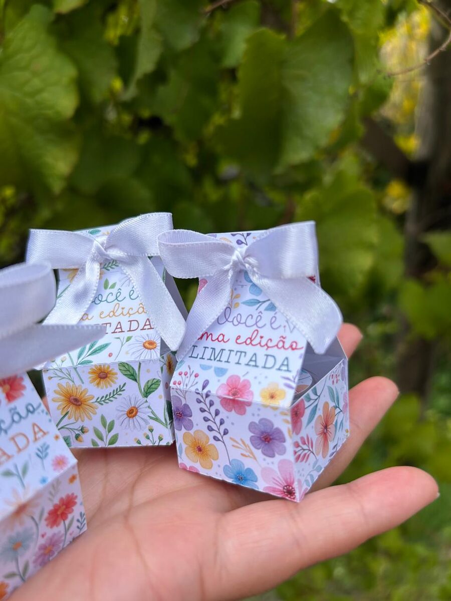 Caixinha floral personalizado produzido pela Lindo Sol